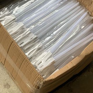 Que thông bồn rửa