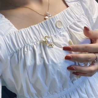 Ghim Cài Áo Hình Thỏ Đính Ngọc Trai Giả Dễ Thương Cho Nữ