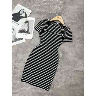 ĐẦM BODY SỌC VIỀN NÚT - LÊ PHƯƠNG BOUTIQUE