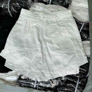 CHÂN VÁY KAKI XẺ CÓ QUẦN TRONG - LÊ PHƯƠNG BOUTIQUE