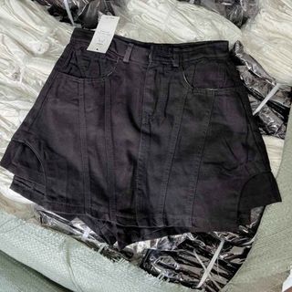 CHÂN VÁY KAKI XẺ CÓ QUẦN TRONG - LÊ PHƯƠNG BOUTIQUE
