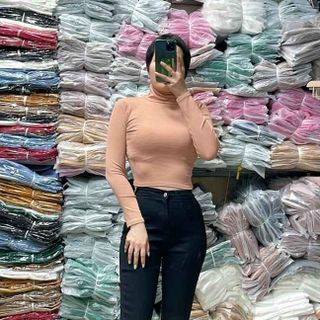 ÁO CROPTOP CỔ LỌ TAY DÀI - LÊ PHƯƠNG BOUTIQUE