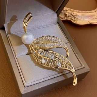 Trâm Cài Áo Hình Lá Đính Đá Zircon & Ngọc Trai Bằng Hợp Kim Cao Cấp
