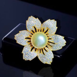 GHIM CÀI ÁO HÌNH HOA ĐÍNH NGỌC TRAI NƯỚC NGỌT THỜI TRANG CAO CẤP DÀNH CHO NỮ