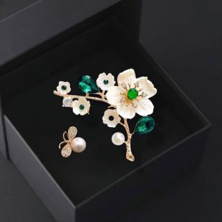Ghim Cài Áo Hình Cành Hoa Đính Ngọc Trai Nhân Tạo Thời Trang Mới dành cho nữ