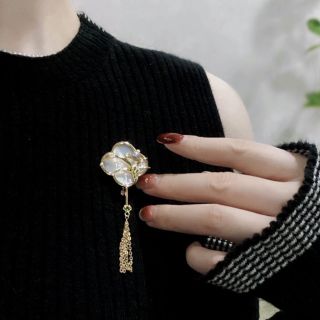 Trâm Cài Áo Phối Tua Rua Phong Cách Trung Hoa Cổ Điển Cao Cấp Mới dành cho nữ