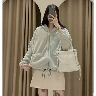 [HOT] Áo Khoác Nữ Phối Kiểu Lửng Lửng Croptop Có Nón Chất Liệu Vải Bao Tốt LoGo Thêu Túi Hộp Siêu Ngầu Hàng Hot Trend