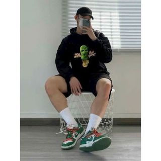 Áo hoodie in đầu lâu tay phồng, nón 2 lớp vải chính, vải mềm mịn, nón đóng khoen. Giá sỉ - giá bán buôn
