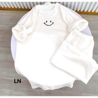Set Bộ Đồ Thun Nam Nữ Mùa Hè Tay Lỡ Quần Đùi Logo Thêu Mặt Cười Co Giãn Thoáng Mát Mặc Nhà Đi Chơi Dạo Phố Siêu Đẹp