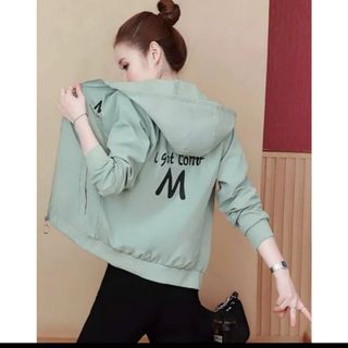 ÁO KHOÁC DÙ NỮ 2 LỚP ÁO IN CHỮ M TRƯỚC NGỰC PHONG CÁCH TUỔI TEEN