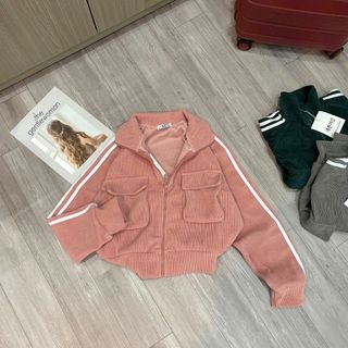 [Hot] Áo Khoác Nữ Len Nhung Gân Túi Trước Sành Điệu Cổ Cao Chạy Viền 3 Sọc Cánh Tay Hót Trend Shop Thủy Tiên_VN