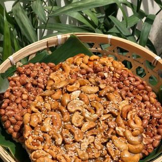 BÁNH TRÁNG HẠT ĐIỀU MIX ĐẬU PHỘNG SIÊU NGON 450G - WINNIE HOUSE