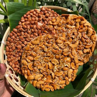 BÁNH TRÁNG HẠT ĐIỀU MIX ĐẬU PHỘNG SIÊU NGON 450G - WINNIE HOUSE