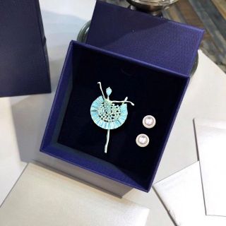 GHIM CÀI ÁO HÌNH VŨ CÔNG MÚA ĐÍNH ĐÁ THỜI TRANG