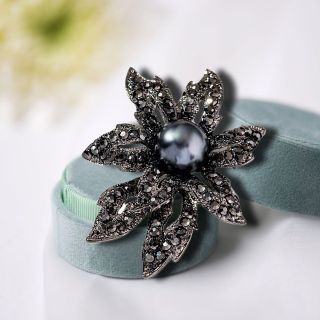 Ghim Cài Áo Hình Hoa Đính Ngọc Trai Đen Sang Trọng Thời Trang Cho Nam nữ