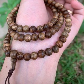 Vòng tay trầm hương tự nhiên 108 hạt, rừng tự nhiên.