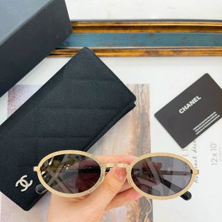 Mắt kính CN hot trend hàng khắc hịu