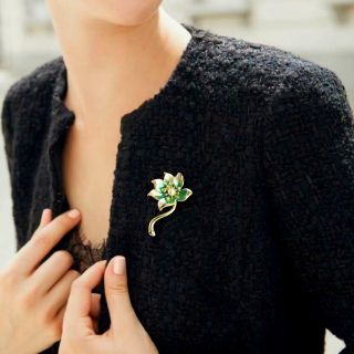 Ghim Cài Áo Hình Hoa Sen Màu Xanh Lá Thời Trang