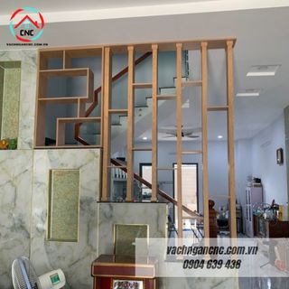 Ứng dụng lam gỗ cầu thang phòng khách mẫu hiện đại