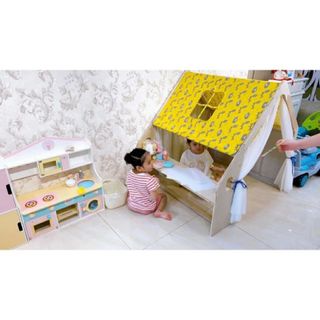 Lều kèm bàn học cho bé