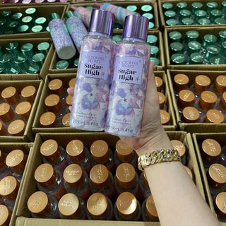 Xịt thơm Victoria siêu thơm có lại 
💰30k
