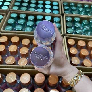 Xịt thơm Victoria siêu thơm có lại 
💰30k