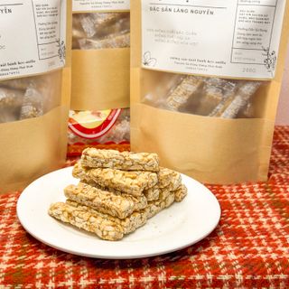 Kẹo Lạc, Đặc Sản Làng Nguyễn loại mới túi zip 200g phù cho đi dã ngoại, tiệc chà