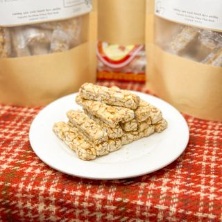 Kẹo Lạc, Đặc Sản Làng Nguyễn loại mới túi zip 200g phù cho đi dã ngoại, tiệc chà