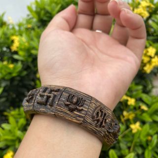 Lách tay khắc omani trầm sánh chìm