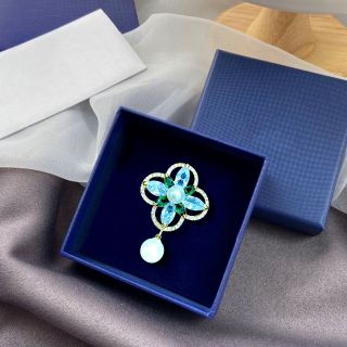 Ghim Cài Áo Hình Cỏ Bốn Lá Đính Ngọc Trai Pha Lê Thời Trang Cho Nữ