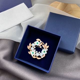 GHIM CÀI ÁO KẾT HOA ĐÍNH NGỌC TRAI NHÂN TẠO HÀNG THIẾT KẾ RIÊNG DÀNH CHO NỮ