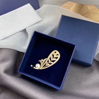 Trâm Cài Áo Hình Lông Vũ Đính Ngọc Trai Chống Chói Phong Cách Mới Cho Nam nữ