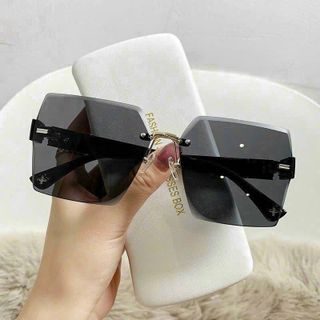 Kính thời trang nam nữ mùa hè