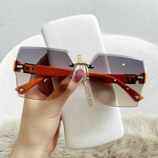 Kính thời trang nam nữ mùa hè