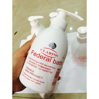 Sữa non Clarins lớn 500ml Sữa kích trắng Nhiều vitamin và khoáng chất, tăng cường dưỡng chất collagen cho làn da căng mịn và trắng hồng.