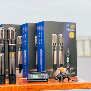 Micro Đa Năng SL980 - Micro Không Dây Chống Hú Chuyên Cho Karaoke Gia Đình Sân Khấu Thiết Kế Mới Lạ Siêu Đẹp Bắt Sóng Xa Sử Dụng Cho Tất Loại Loa Kéo, Vang, Amply, Pin Sạc