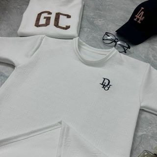 Áo thun nam chất xốp in nổi, logo thêu chữ Diro. Giá sỉ - giá bán buôn