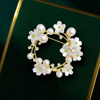 Ghim Cài Áo Mẫu Thiết Kế Riêng Thời Trang Cao Cấp Chỉ Có Tại 1985 STORE Dành Cho Phái Đẹp