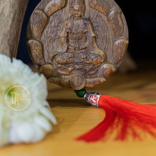 Mặt Trầm Hương Thiên Nhiên treo xe