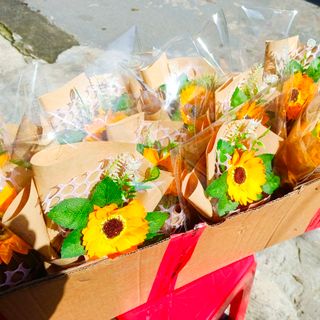 bó hoa hướng dương 1 bông - quà tặng - kỷ yếu - tốt nghiệp