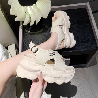 Giày sandal bánh mì quai chéo siêu đẹp