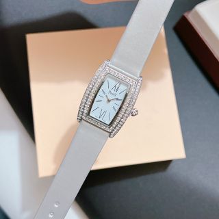 Đồng hồ da ovan mẫu với viền đá thời trang