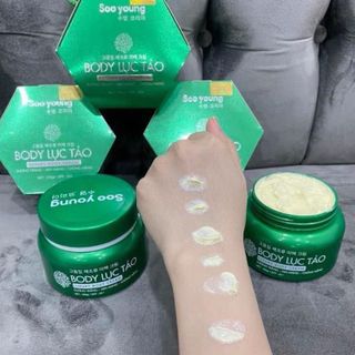 Kem body lục tảo dưỡng trắng da Soo Young tự nhiên với chất dinh dưỡng cực kì cao.