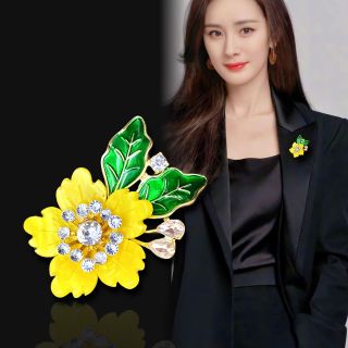Ghim Cài Áo Hình Áo Hoa Vàng 4cm Sang Trọng Dành Cho Nữ