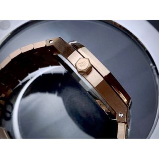 AUDEMARS PIGUET ROYAL OAK -Automatic   ▫️thép mạ PVD bền màu , kính tráng saphire ▫️Nam: 41mm .Máy: cơ ▫️fullbox giá sỉ
