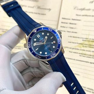 OMEGA Seamaster. Kích thước: 40mm Kính: Sapphire. Chất liệu: Thép không gỉ 904 giá sỉ