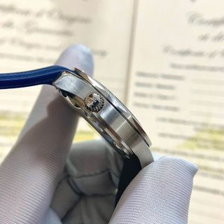 OMEGA Seamaster. Kích thước: 40mm Kính: Sapphire. Chất liệu: Thép không gỉ 904