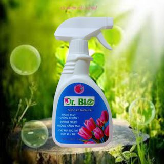Xịt thơm Vải Khử Mùi Và Chống Khuẩn Hương downy nắng mai Chai 300ML