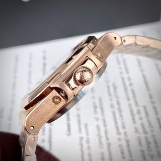 Patek philipe Nautilus 5726 Viền đá baguette Size 40mm với độ hoàn thiện cực nét Bản 5 kim đầy đủ chức năng Lịch