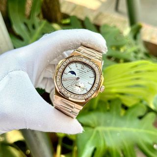 Patek philipe nautilus - size 40mm - Viền đá baguette Máy cơ nhật Mời anh em